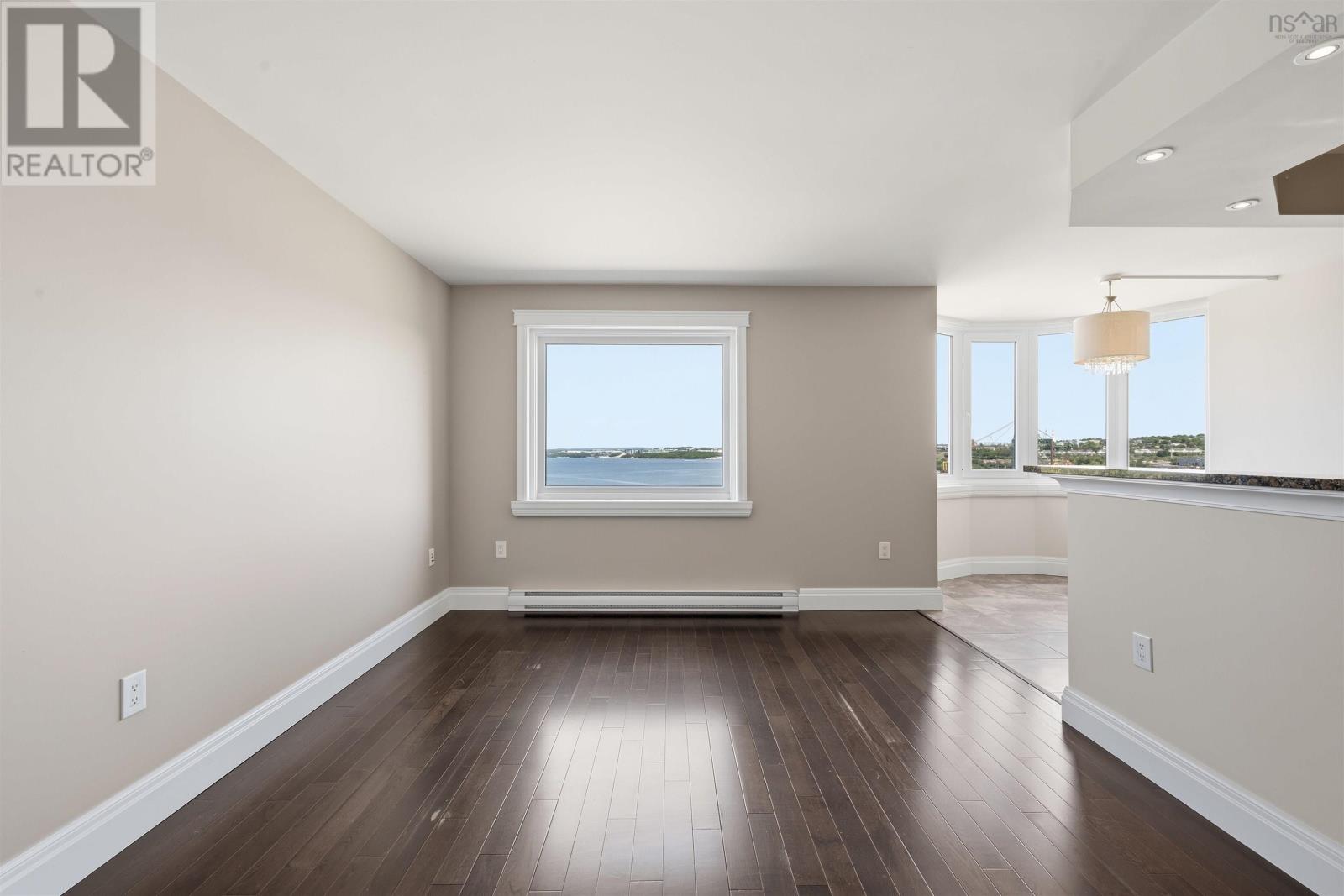 Property 8 of 34 of 516 45 Vimy Avenue