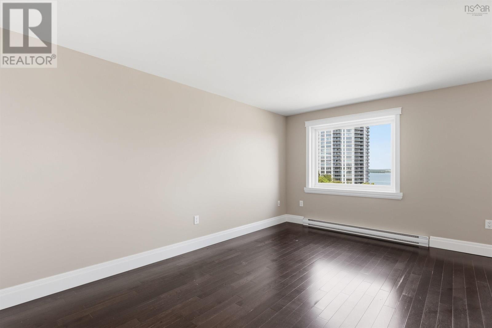 Property 7 of 34 of 516 45 Vimy Avenue