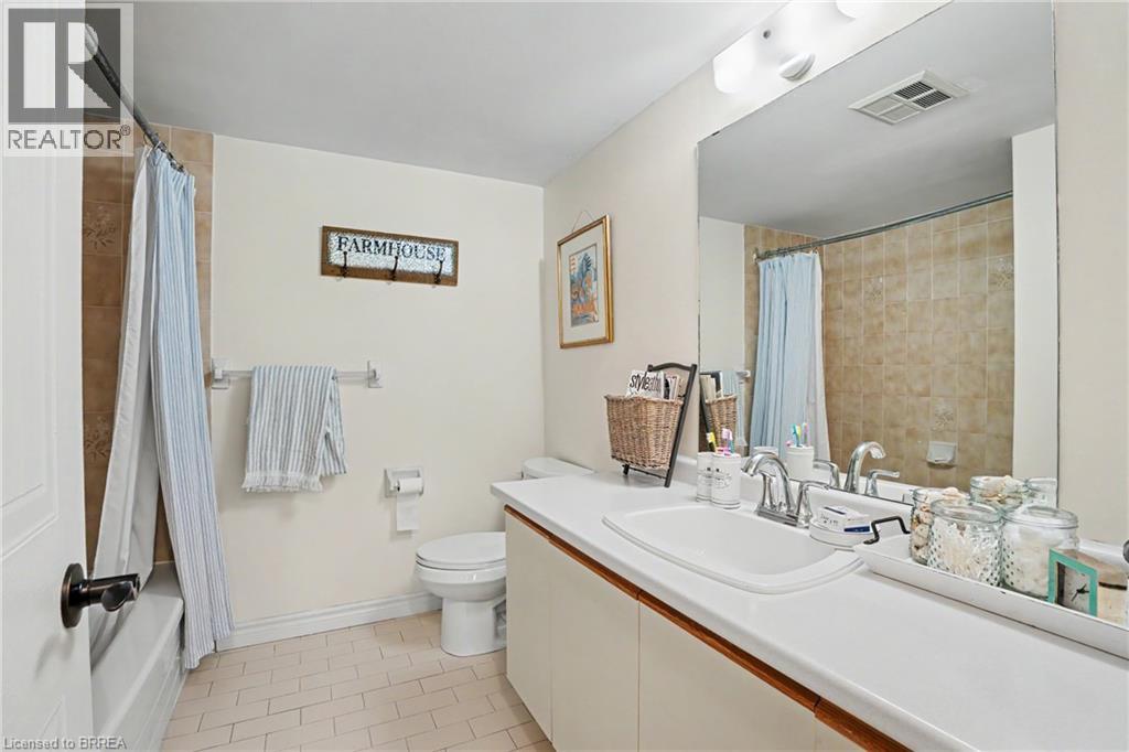 #204 1270 MAPLE CROSSING Boulevard - 19