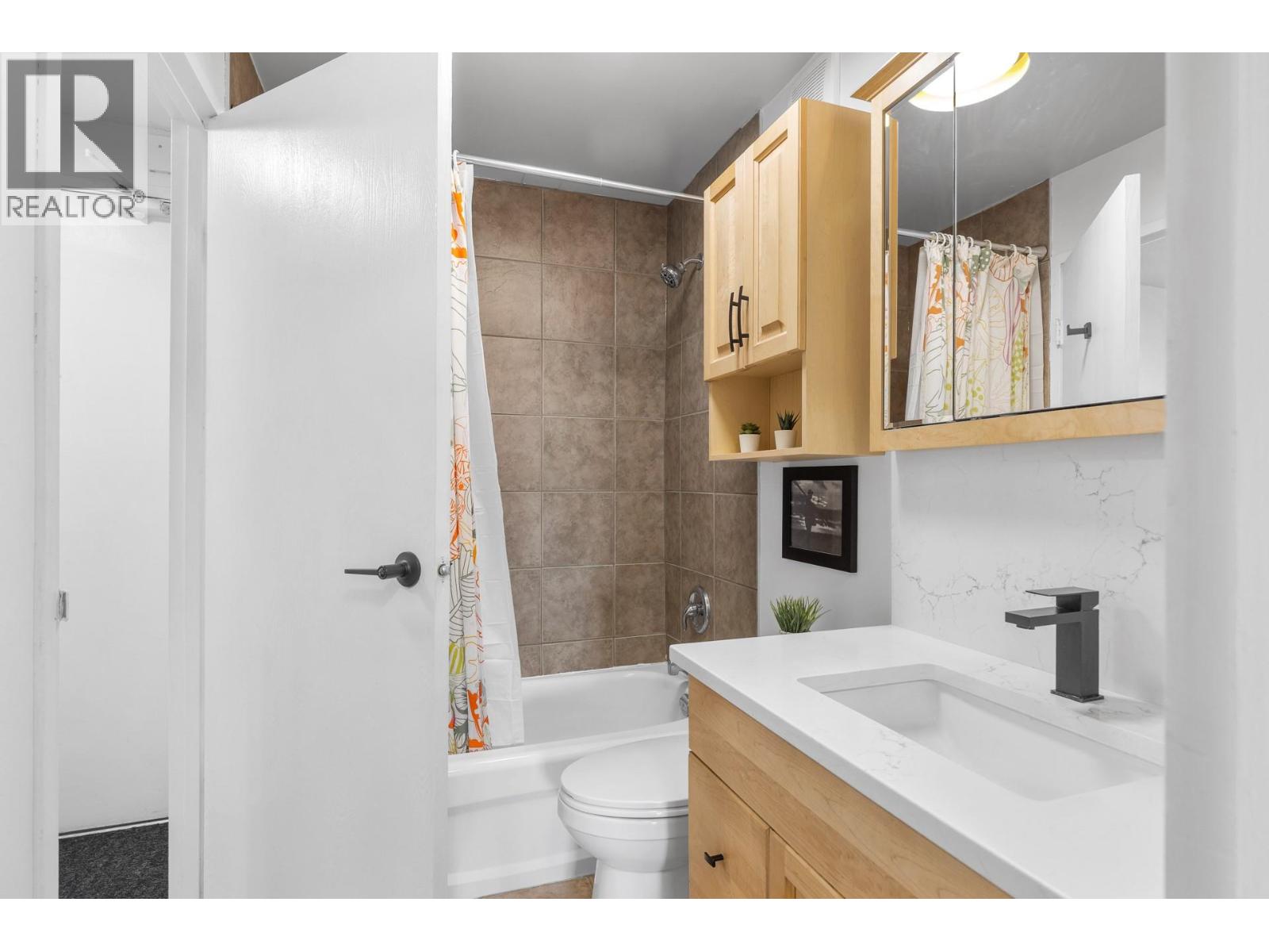 #1205 737 Leon Avenue - 34