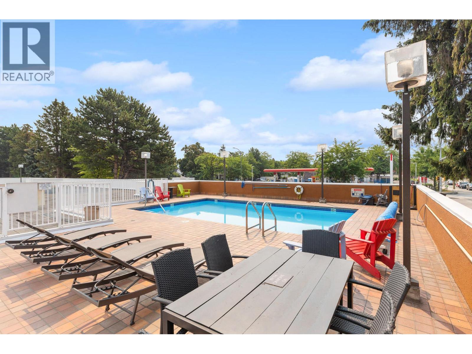#1205 737 Leon Avenue - 40