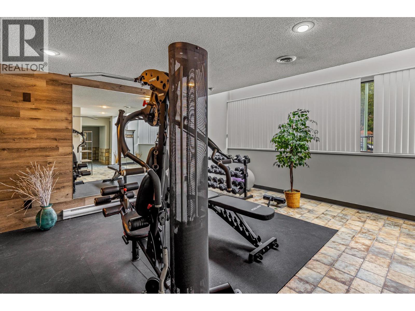 #1205 737 Leon Avenue - 68