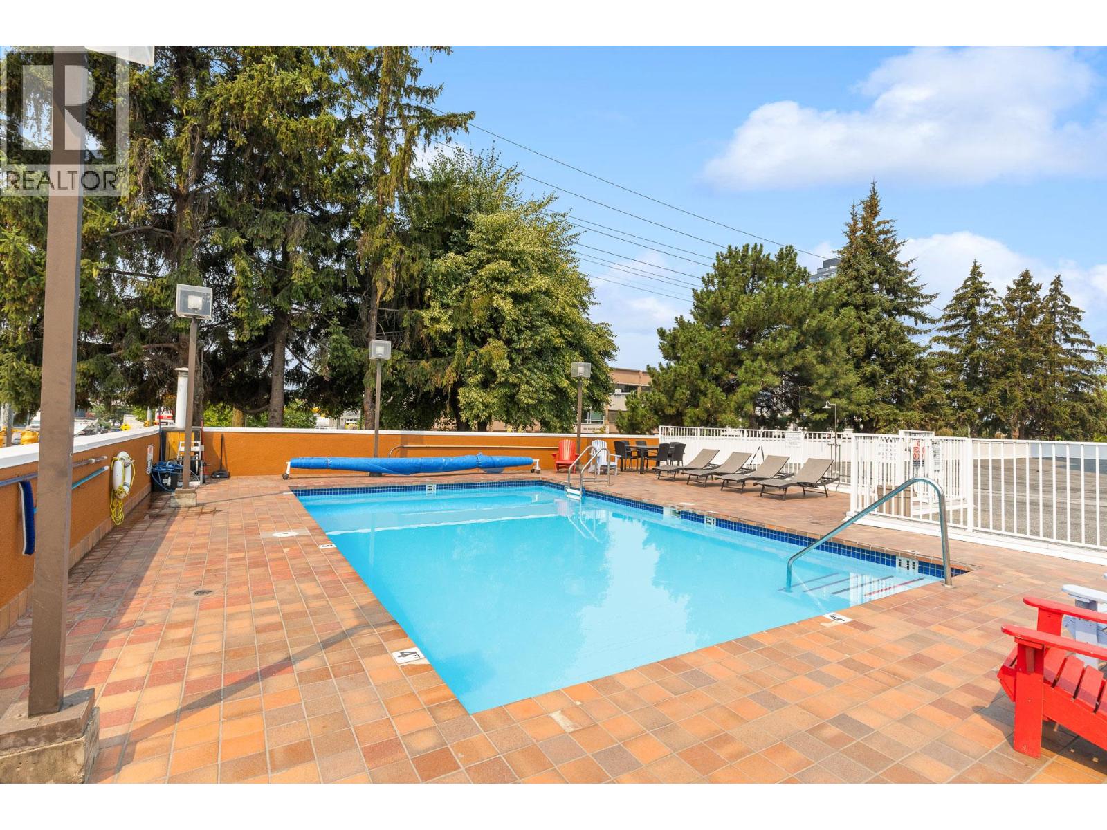 #1205 737 Leon Avenue - 45