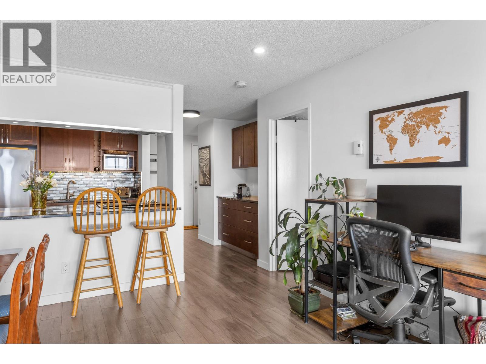 #1205 737 Leon Avenue - 16
