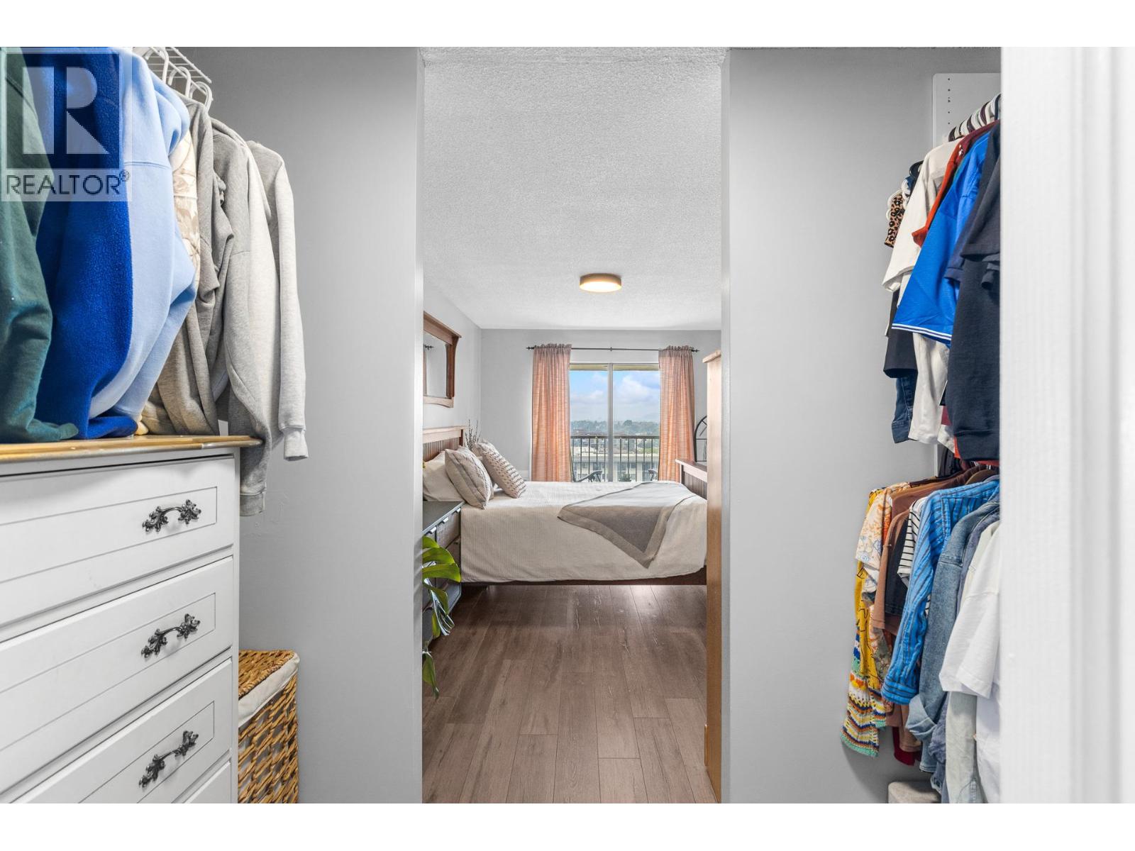 #1205 737 Leon Avenue - 33