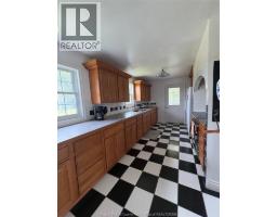 949 East West Rd, Pelee Island, ON N0R1M0 Photo 16