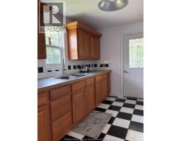 949 East West Rd, Pelee Island, ON N0R1M0 Photo 17