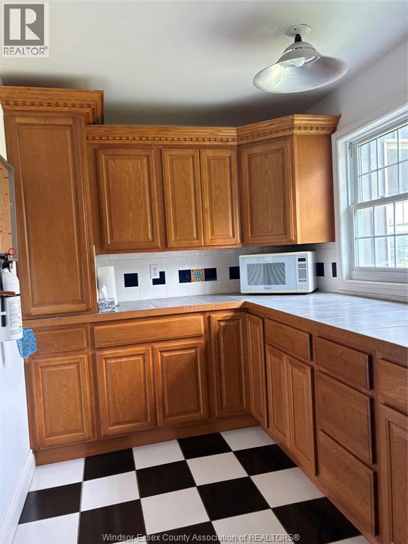 949 East West Rd - Image 14