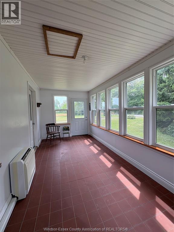 949 East West Rd - Image 29