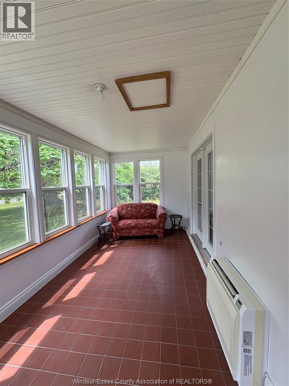 949 East West Rd - Image 31