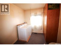 261 2nd Avenue W, Shaunavon, SK S0N2M0 Photo 13