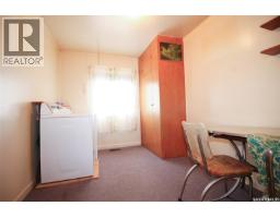 261 2nd Avenue W, Shaunavon, SK S0N2M0 Photo 12