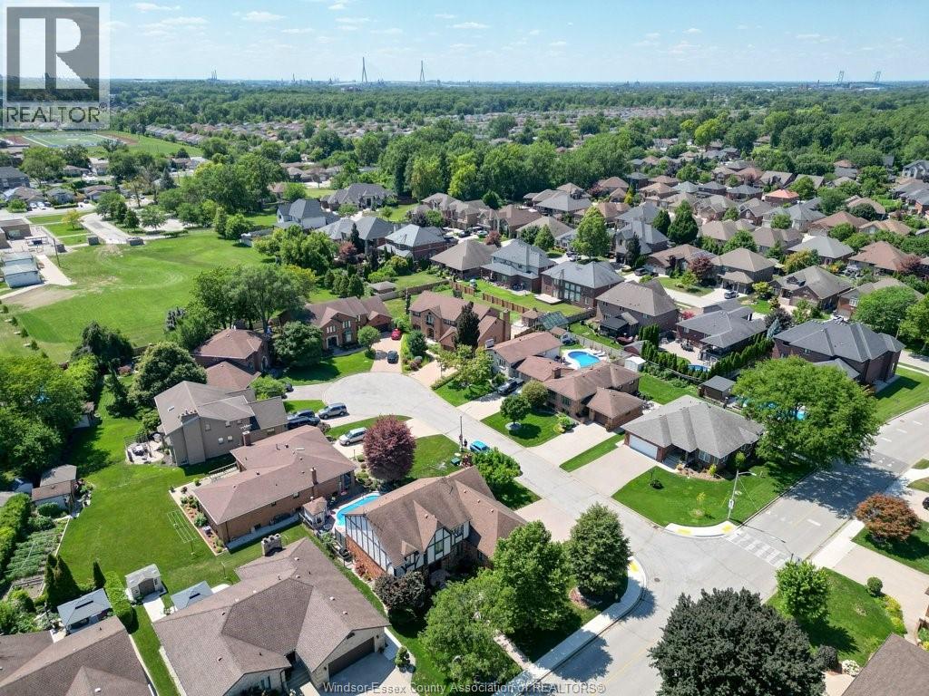 1030 Dandurand COURT - 44