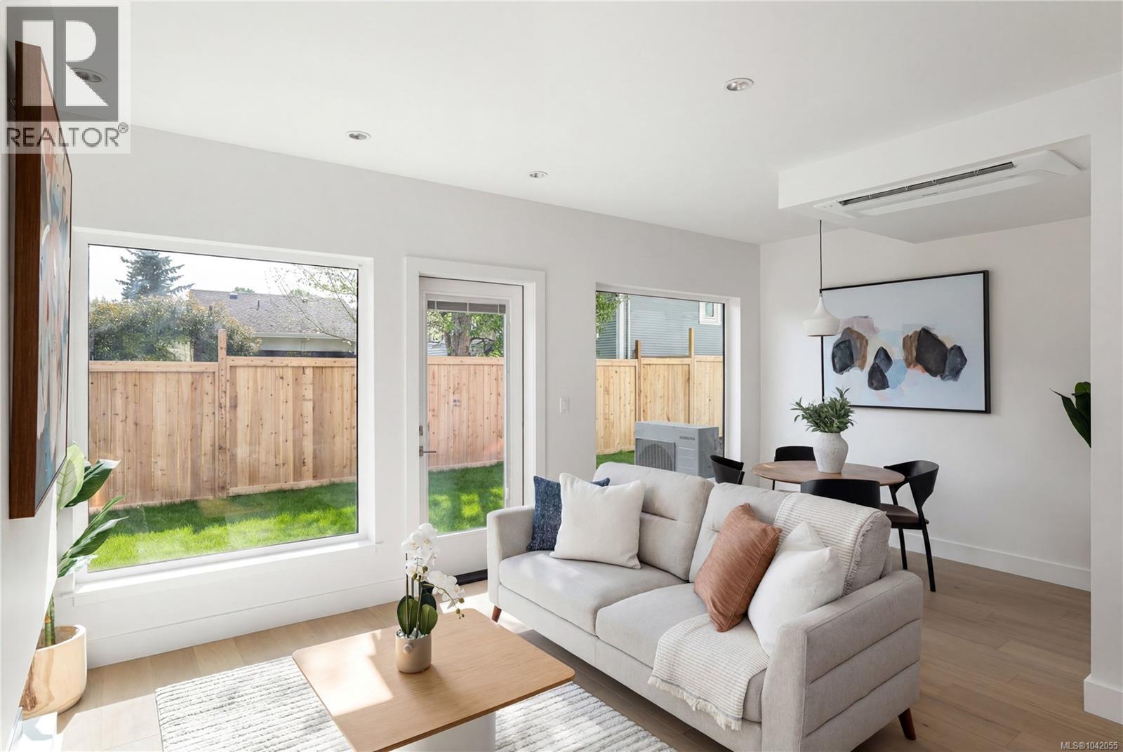 #4 2118 Pentland Rd - 11