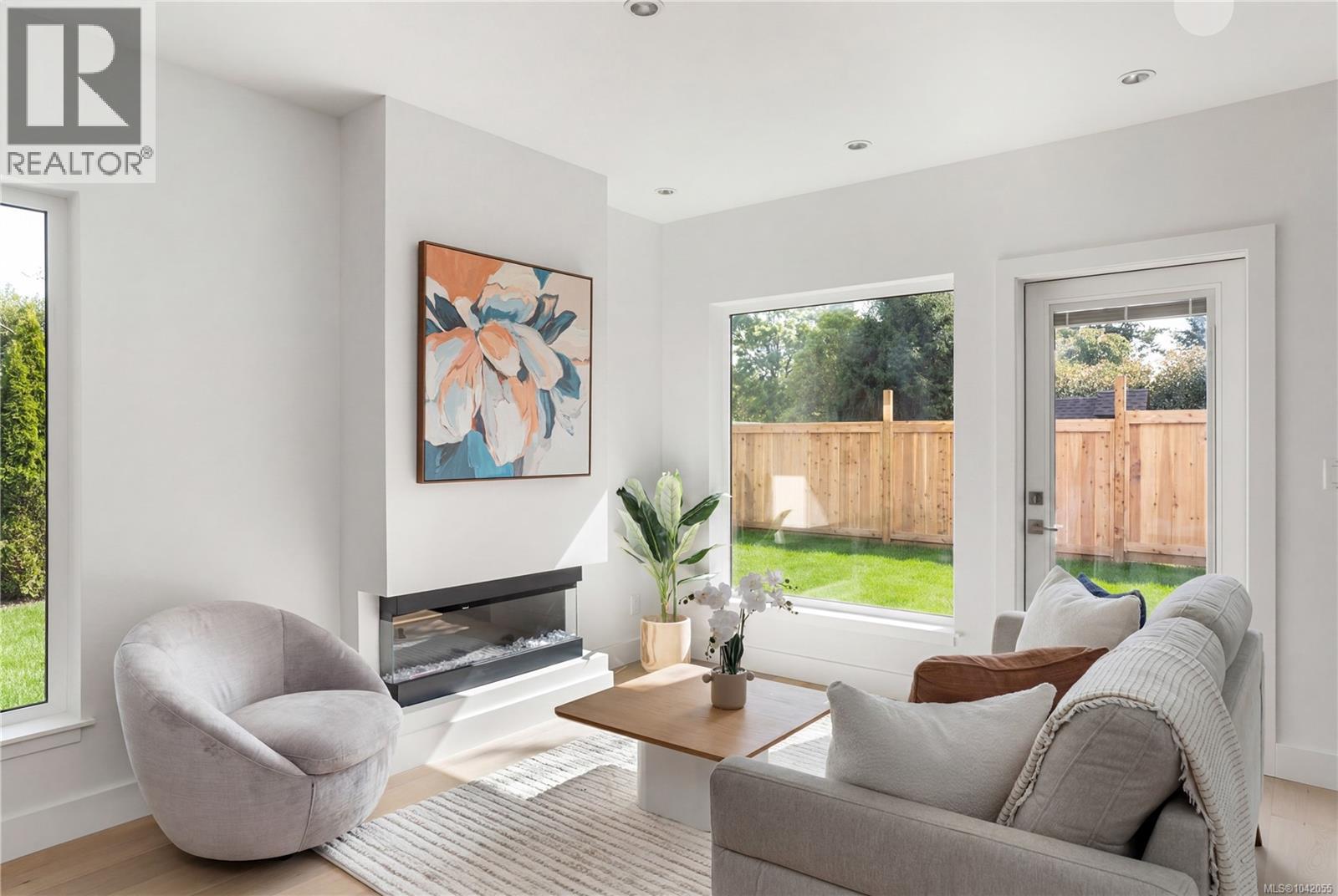 #4 2118 Pentland Rd - 12
