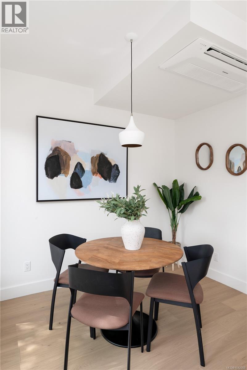 #4 2118 Pentland Rd - 20