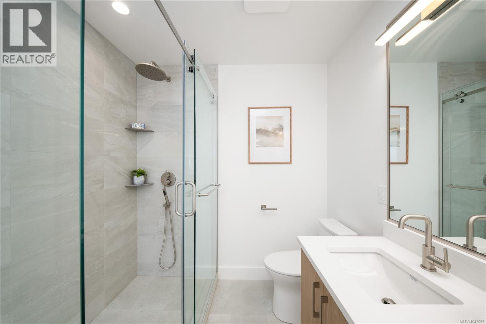 #4 2118 Pentland Rd - 25