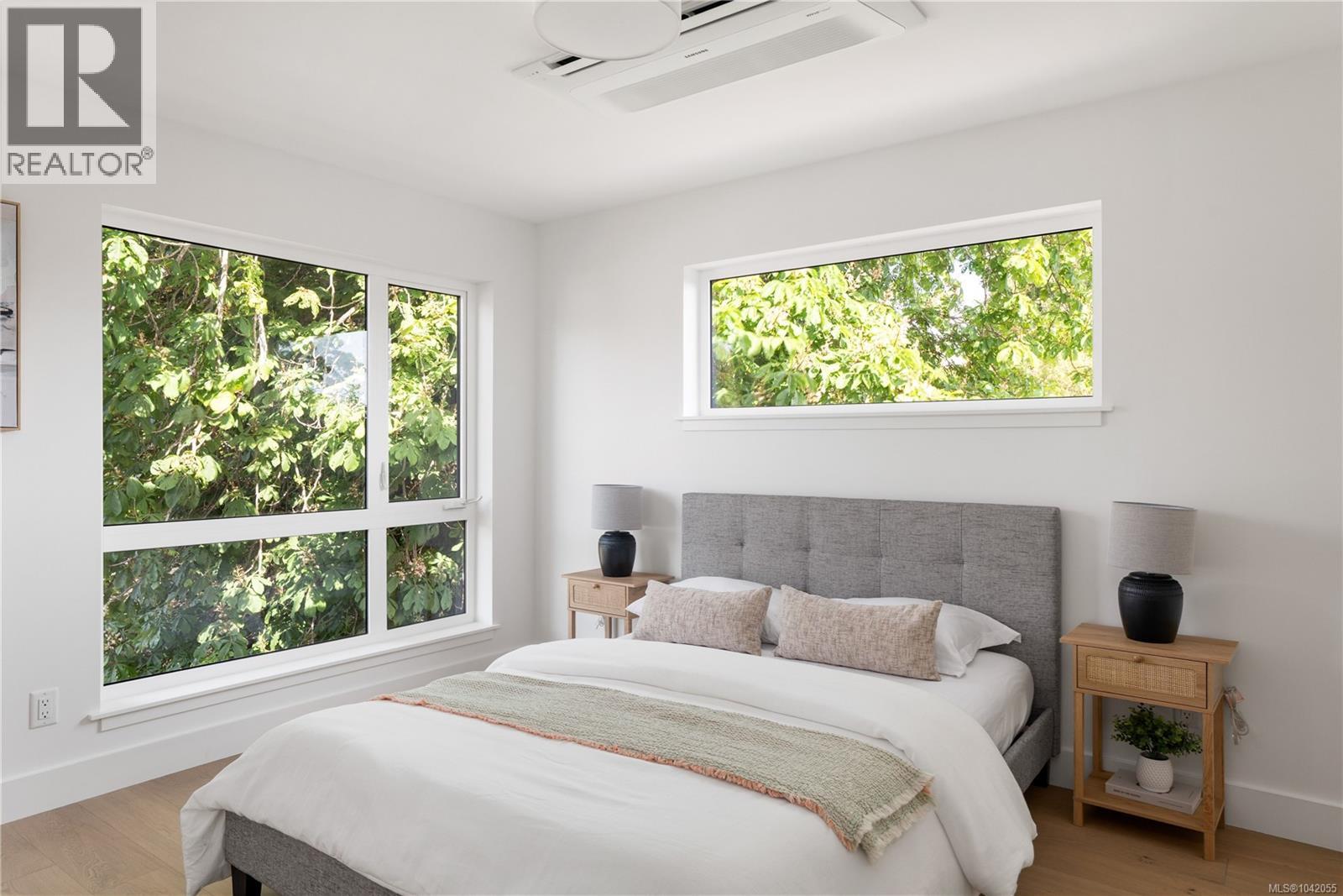 #4 2118 Pentland Rd - 36