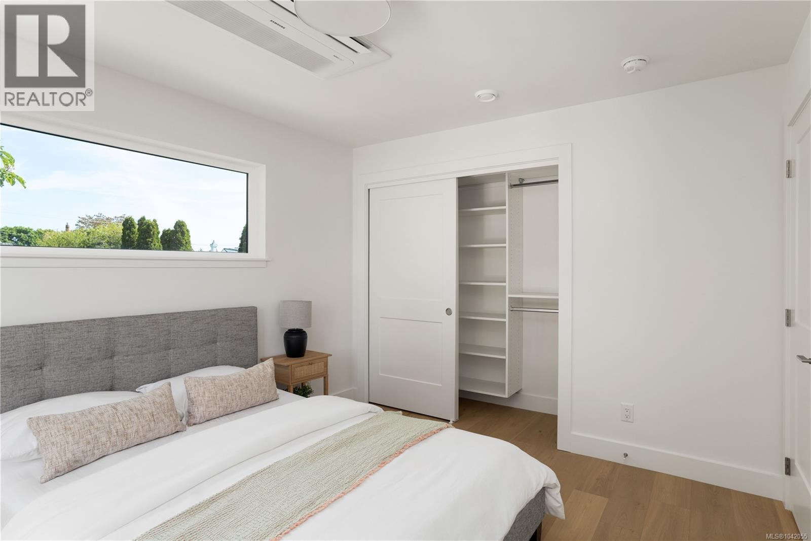 #4 2118 Pentland Rd - 37