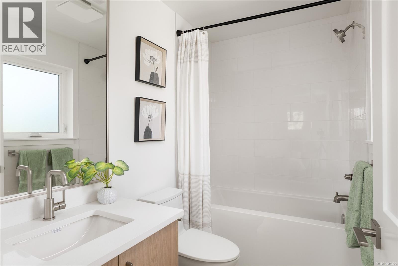 #4 2118 Pentland Rd - 38