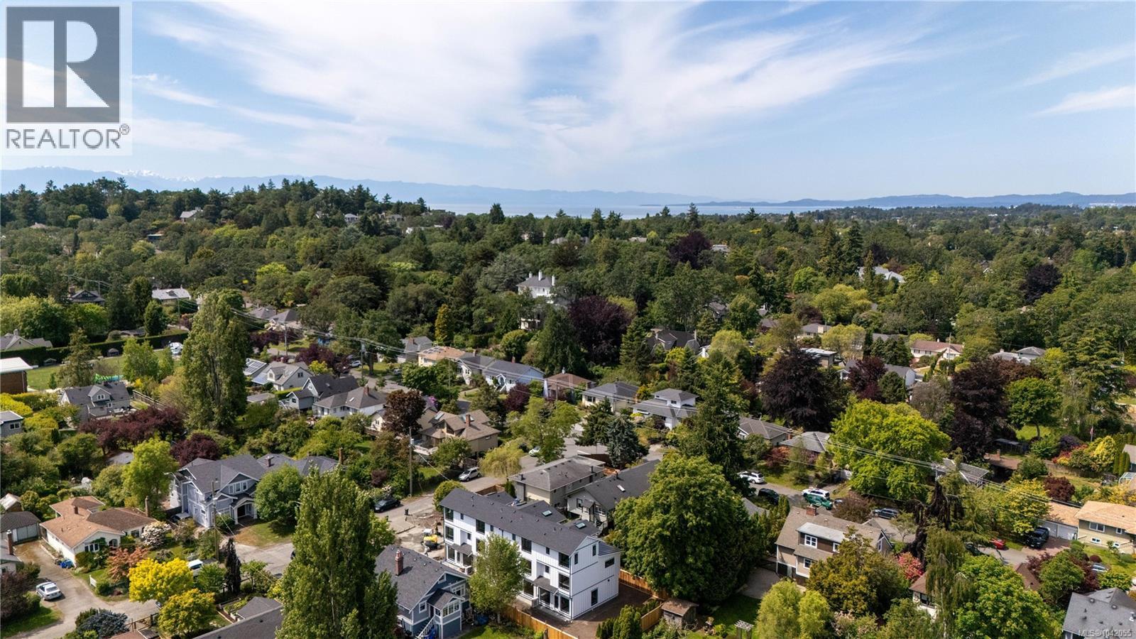 #4 2118 Pentland Rd - 42