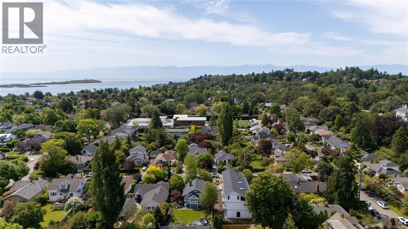 #4 2118 Pentland Rd - 43