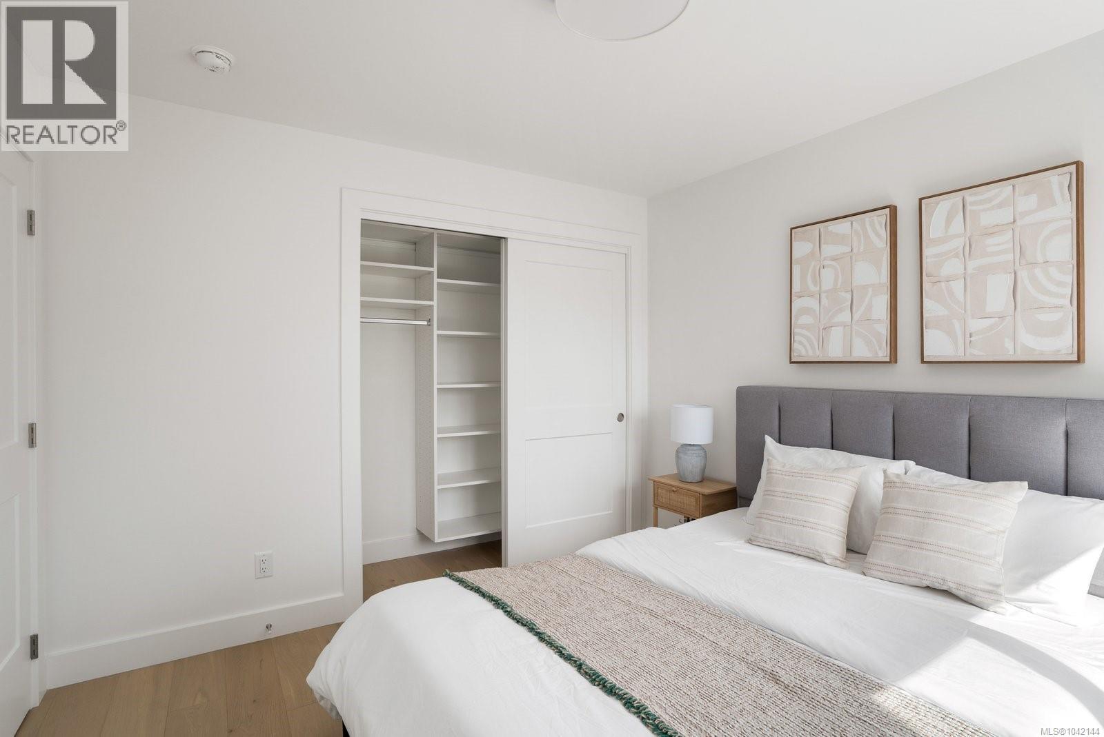 #3 2118 Pentland Rd - 28