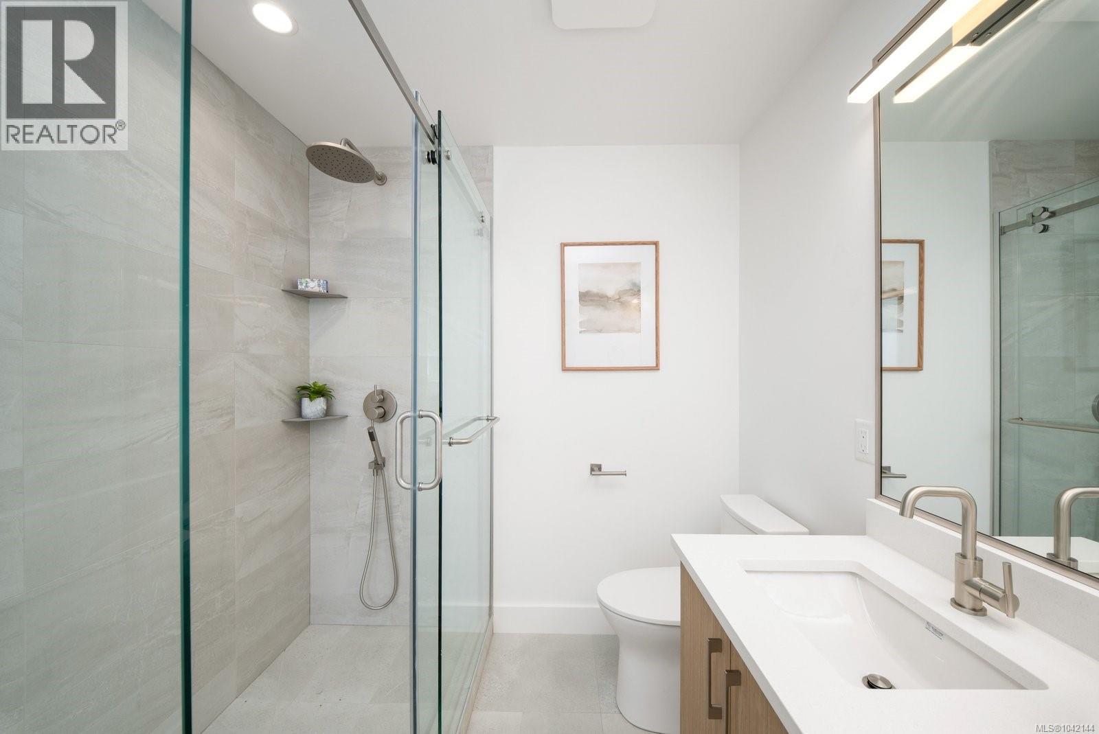 #3 2118 Pentland Rd - 23