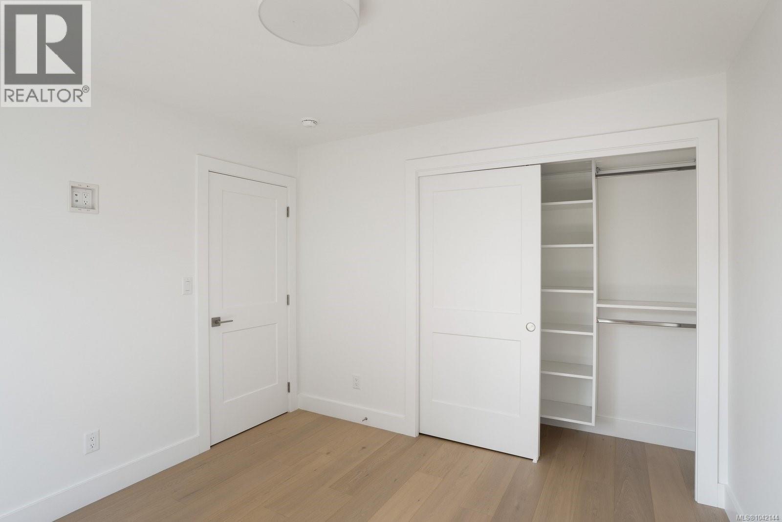 3 2118 Pentland Road, Oak Bay