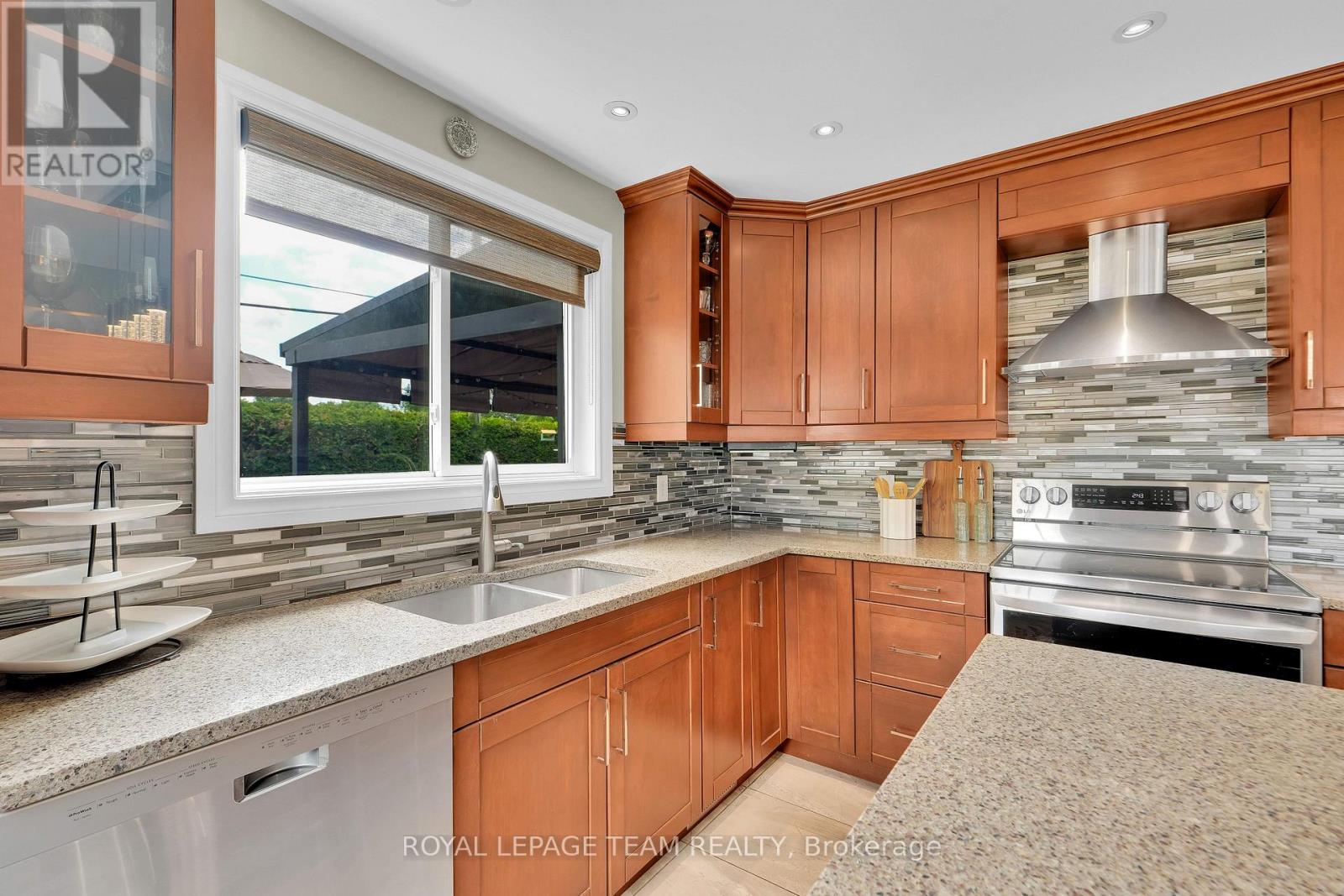 2250 URBANDALE DRIVE - Image 17
