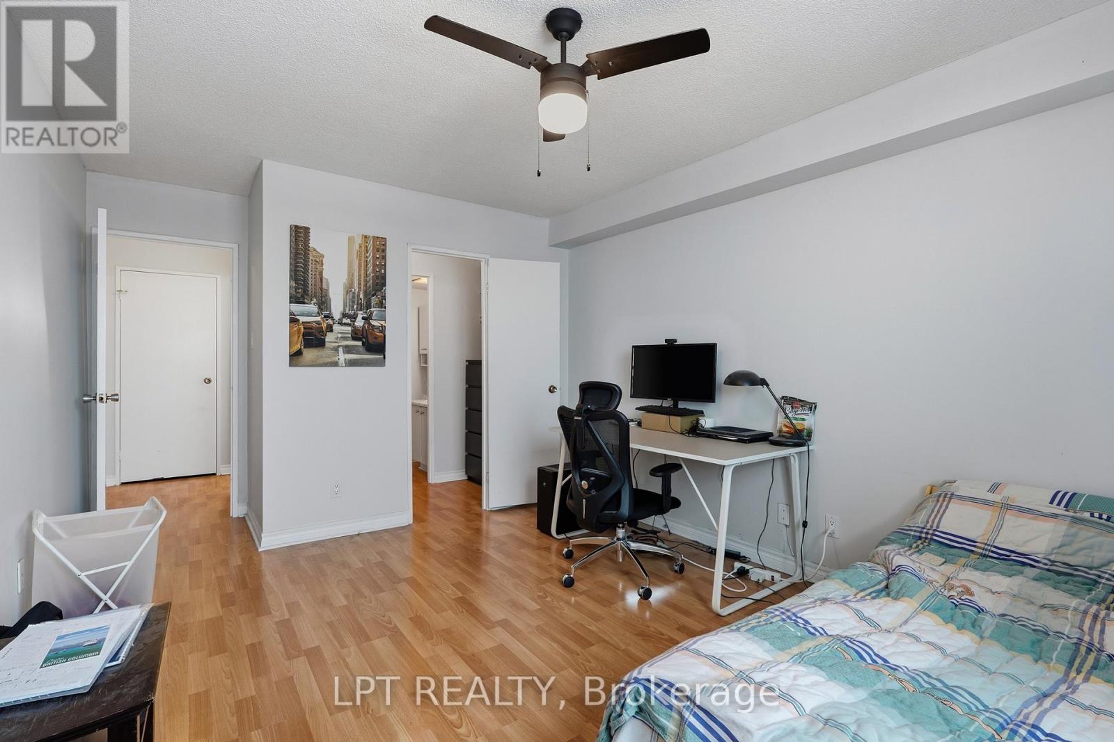 #1112 555 BRITTANY DRIVE - 19