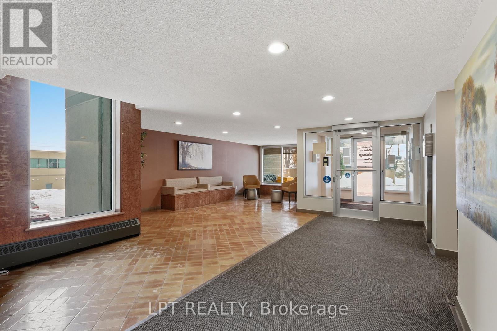 #1112 555 BRITTANY DRIVE - 4