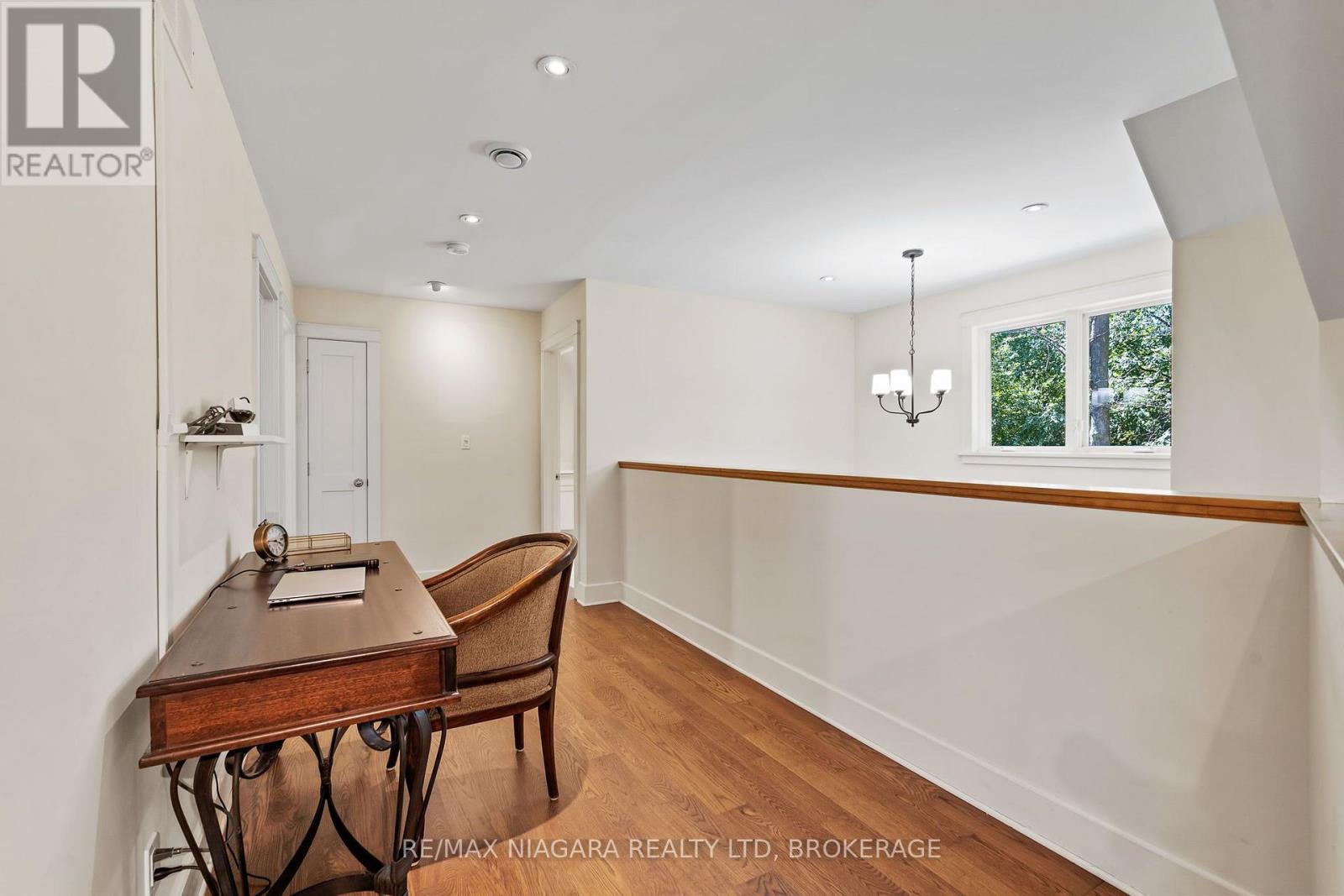 429 RIDGE ROAD E - Image 28