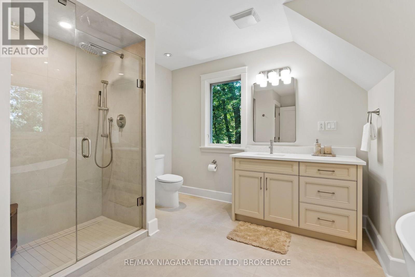 429 RIDGE ROAD E - Image 32