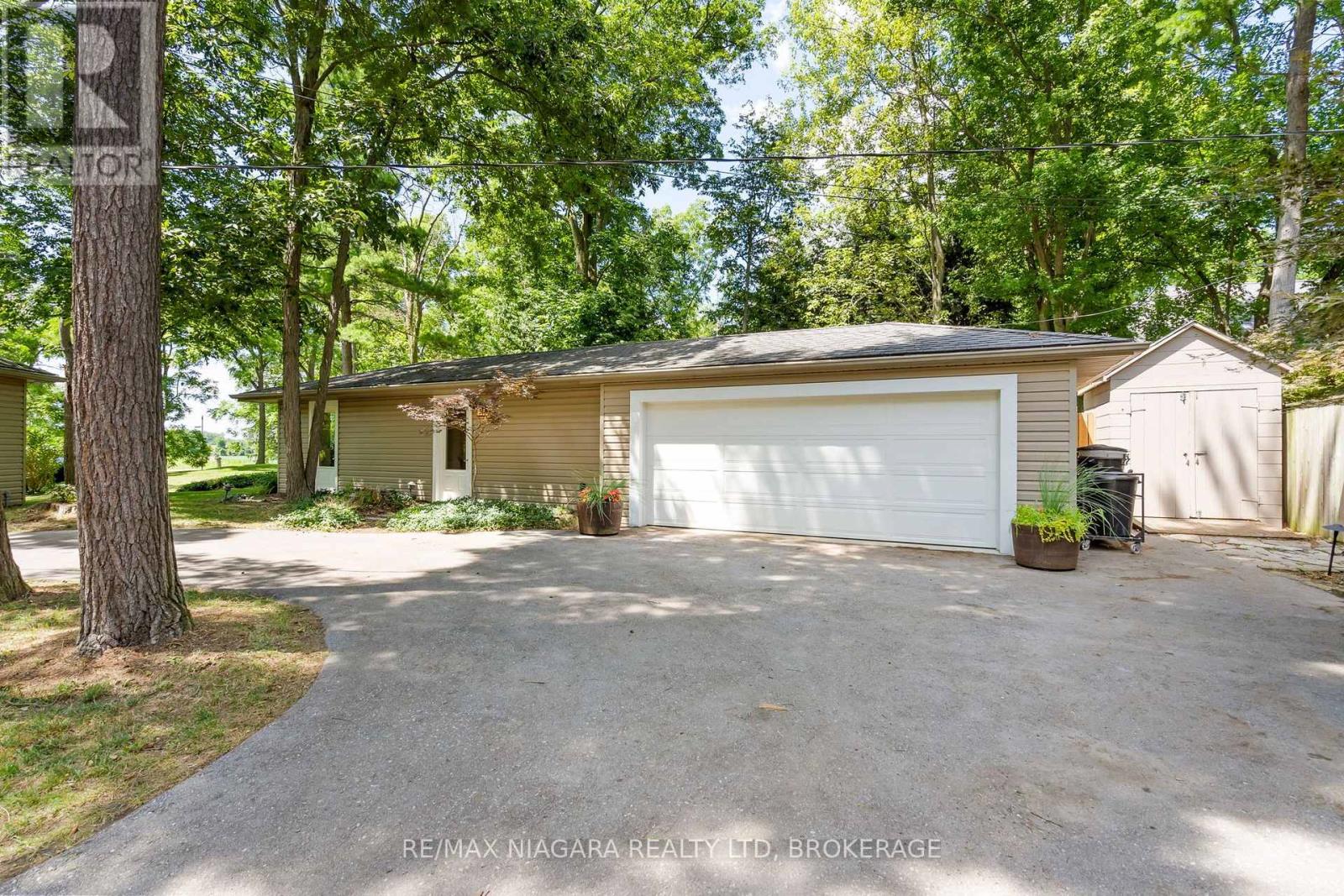 429 RIDGE ROAD E - Image 33