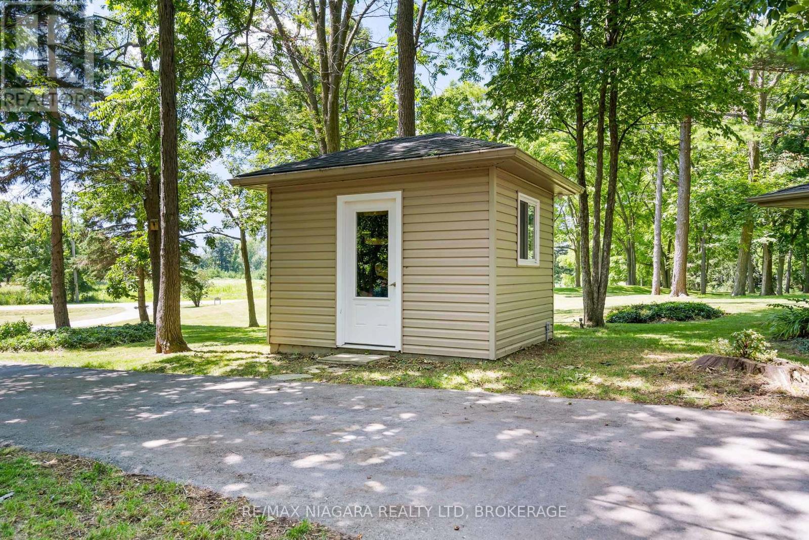 429 RIDGE ROAD E - Image 34