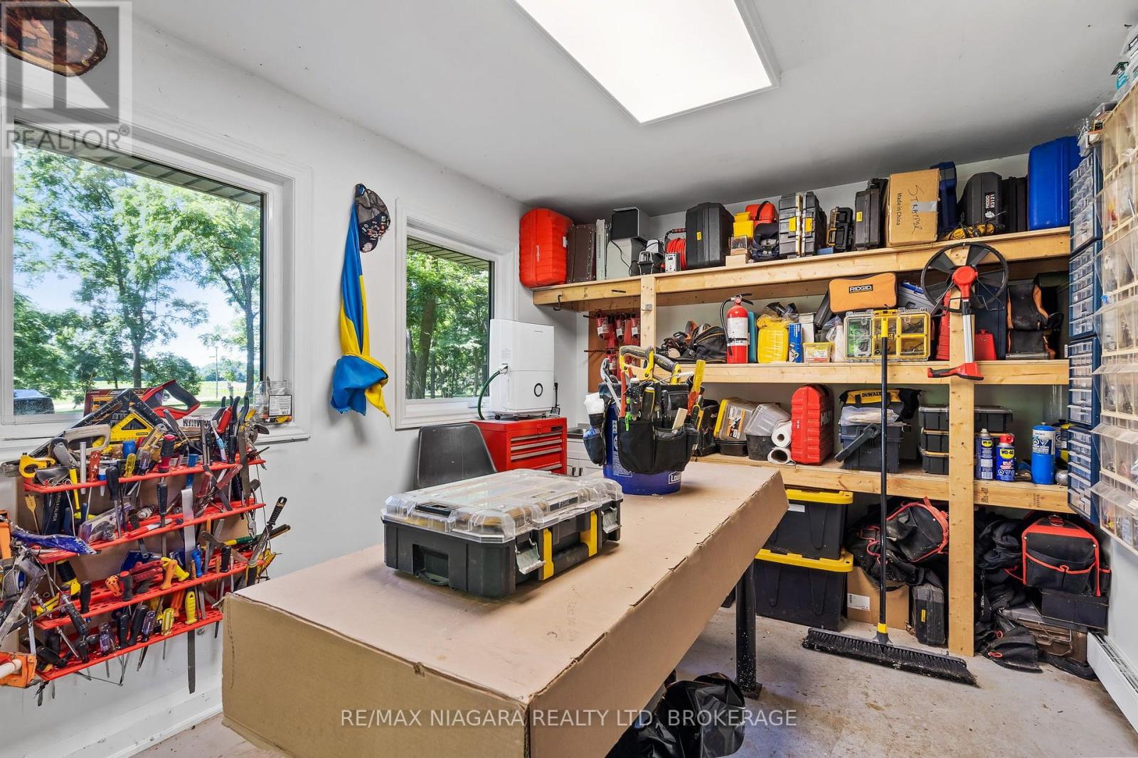 429 RIDGE ROAD E - Image 36
