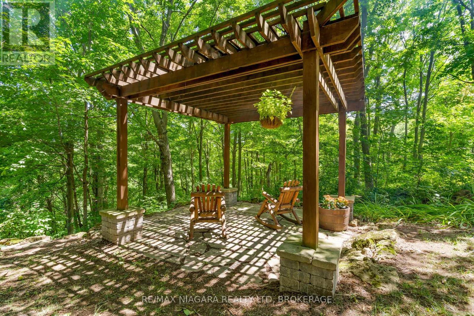 429 RIDGE ROAD E - Image 38