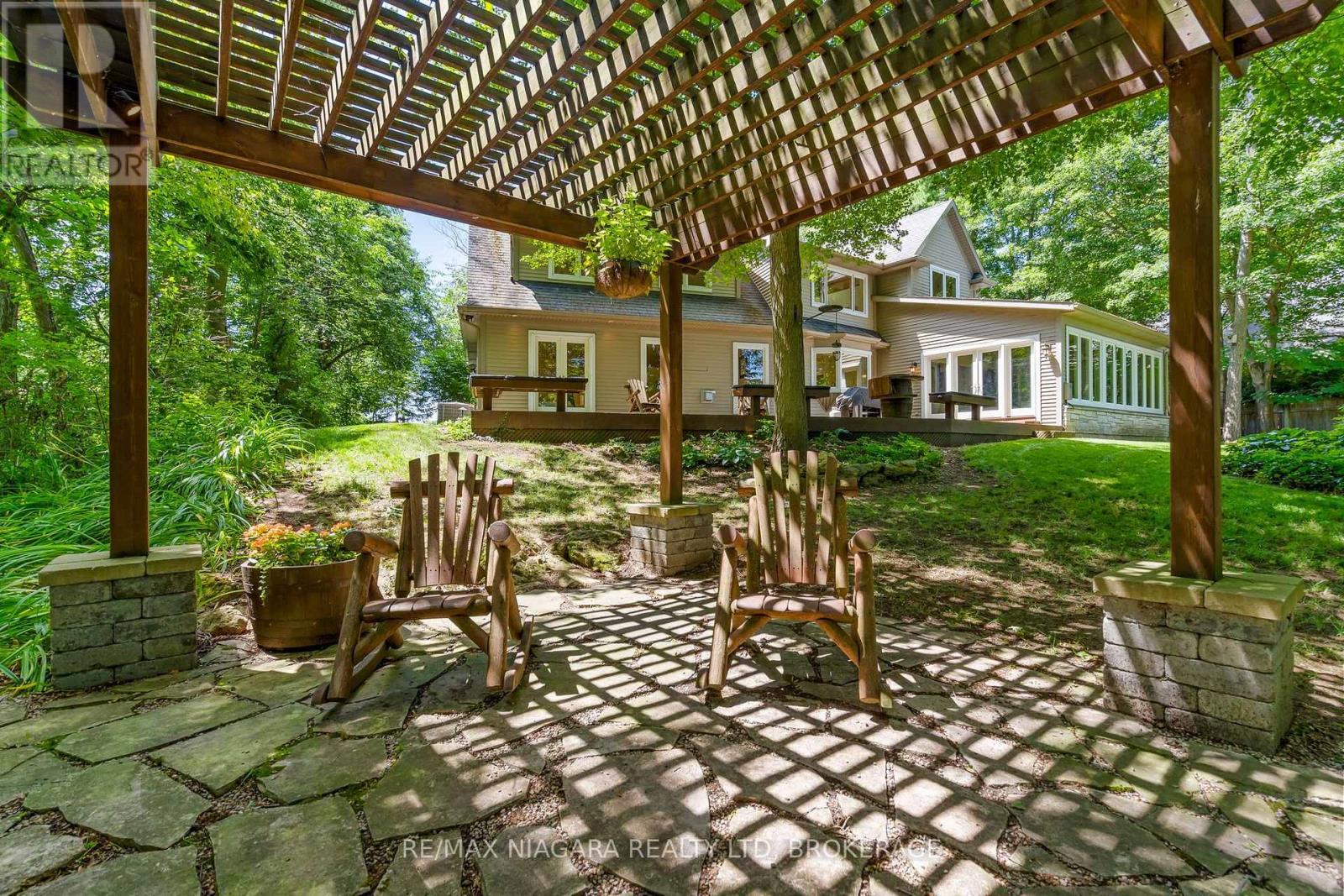 429 RIDGE ROAD E - Image 39