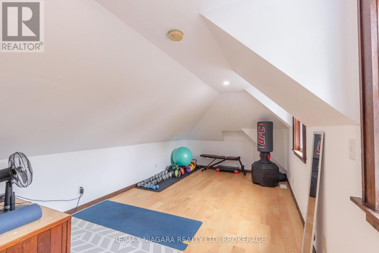 149 CAMBRIDGE ROAD E - 29