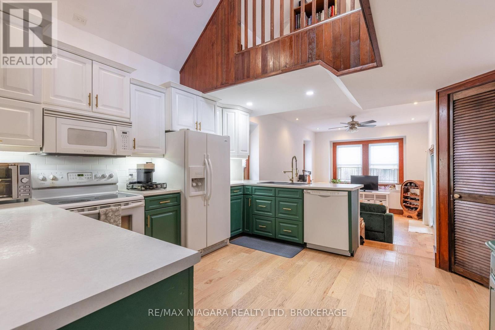 149 CAMBRIDGE ROAD E - Image 9