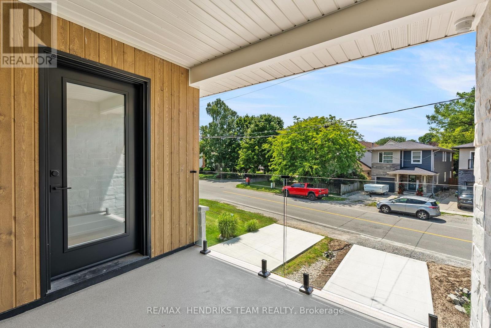 102 BROADWAY AVENUE - Image 24