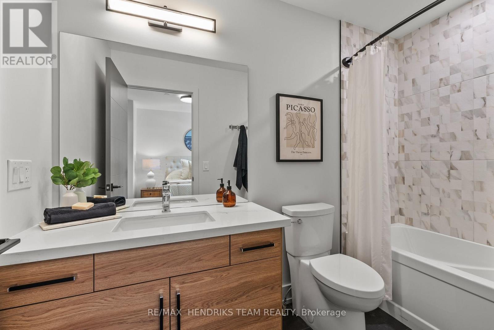 102 BROADWAY AVENUE - Image 30