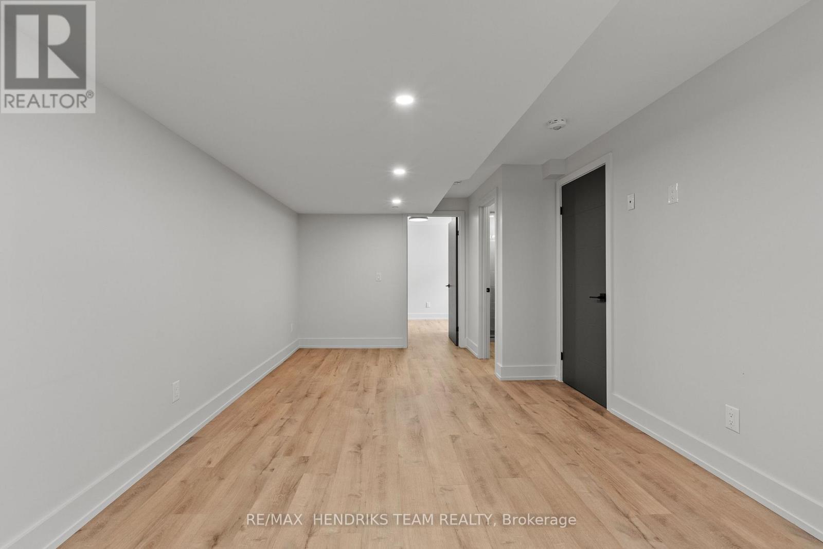 102 BROADWAY AVENUE - Image 33