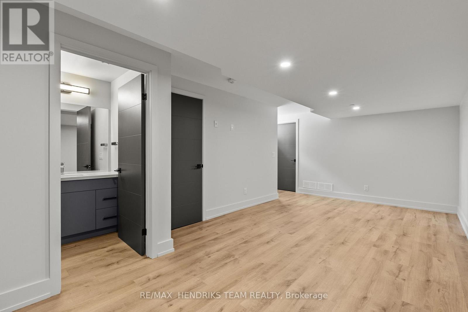 102 BROADWAY AVENUE - 34