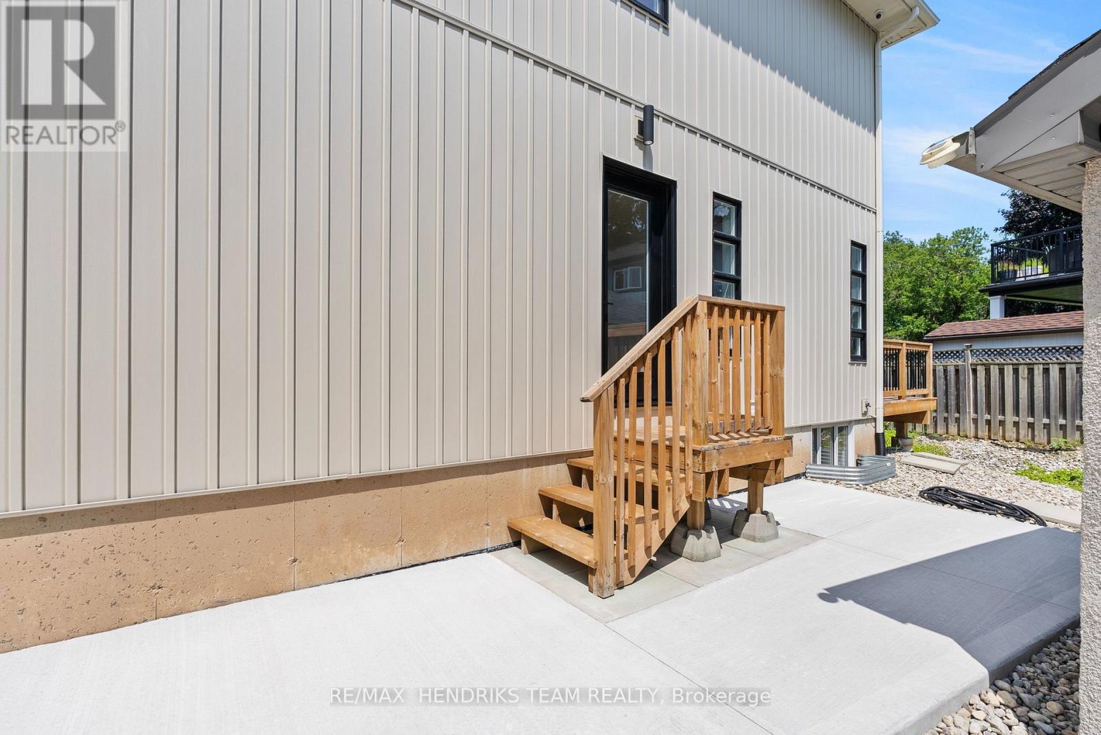 102 BROADWAY AVENUE - Image 40