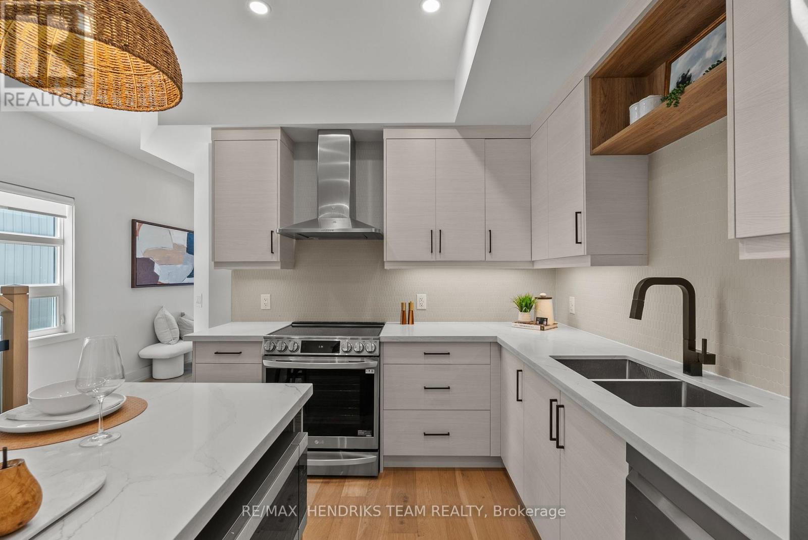 102 BROADWAY AVENUE - Image 8