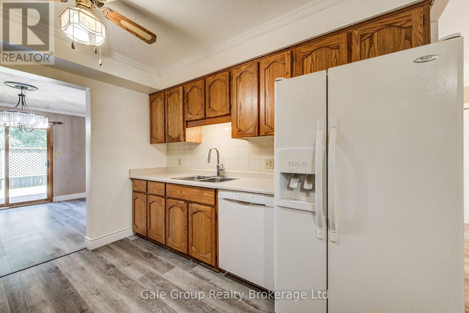 575 SPRINGBANK AVENUE N, Woodstock (Woodstock - North) — photo 7