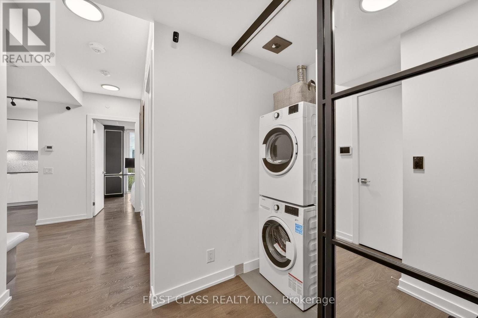 #707 609 AVENUE ROAD - 21