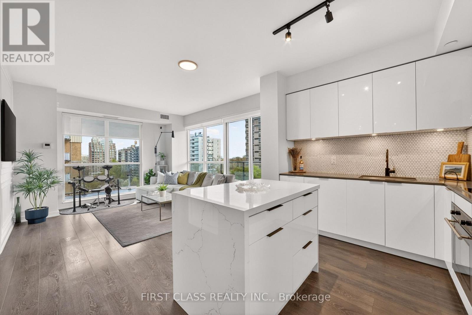 #707 609 AVENUE ROAD - 6